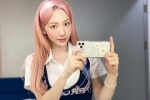Kim Taeyeon ins selfie with pink headband and short skirt