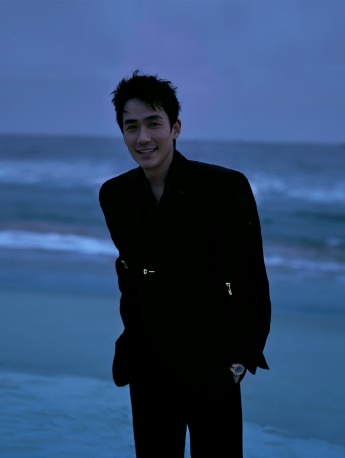 Zhu Yilong magazine cover photo