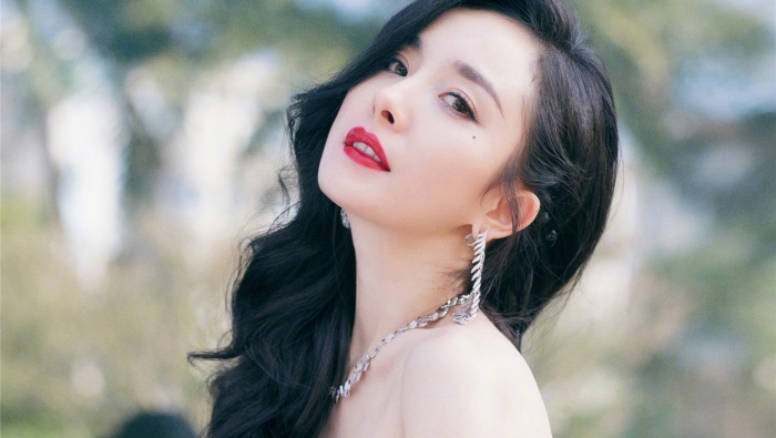 Beauty Yang Mi sexy photo computer wallpaper