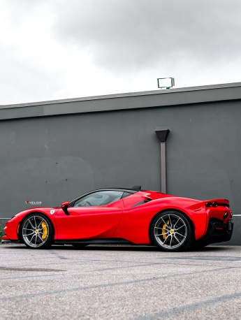 法拉利紅色超跑手機壁紙