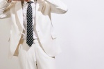 Li Xian handsome photo in white suit