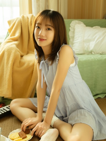 温暖可爱的少女私房艺术写真照