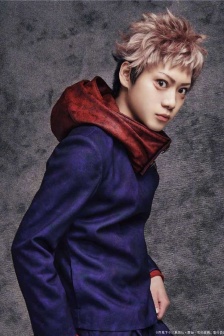 High-definition makeup photos of the Spell Return stage play