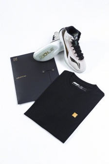 Li Ning Yushuai 10 joint shoe display