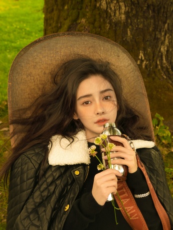 Angelababy winter forest sexy photo