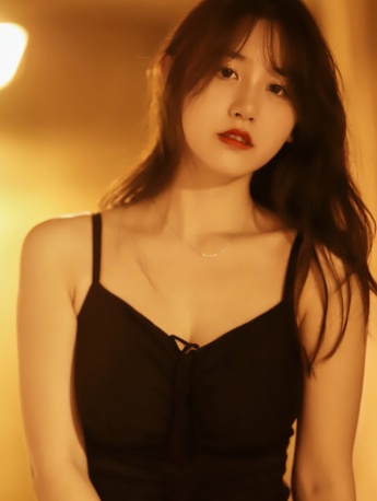 抖音网红一栗莎子性感写真手机壁纸