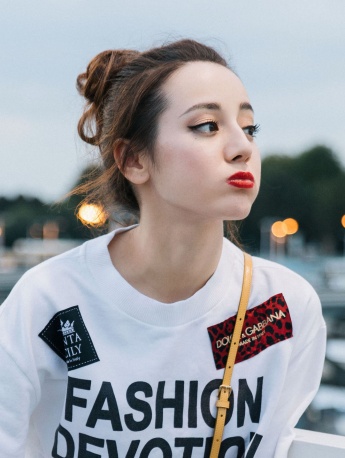 Sexy beauty Dilireba mobile wallpaper