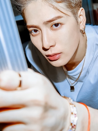 王嘉爾潮流寫真手機壁紙