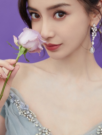 Beauty Yang Ying curved screen mobile phone wallpaper