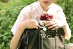 超短裙美女户外学院制服写真