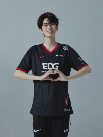 EDGjiejie handsome team uniform mobile wallpaper