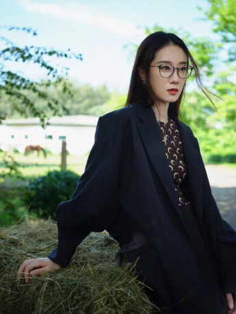 张小斐势界时尚杂志封面写真