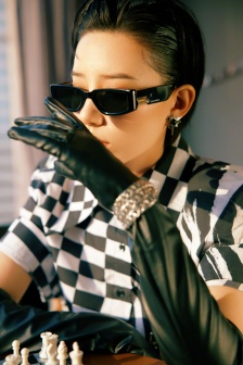 李斯丹妮酷帅时髦性感写真图片