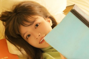 清新可爱美女壁纸图片