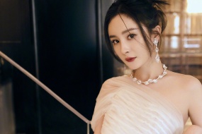 Beauty star Yang Mi pictures desktop wallpaper