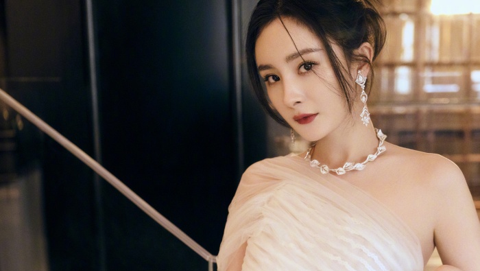 美女明星杨幂图片桌面壁纸