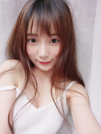 吊带美女妖娆妩媚性感写真