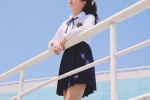 操场上的美女制服短裙性感诱惑写真