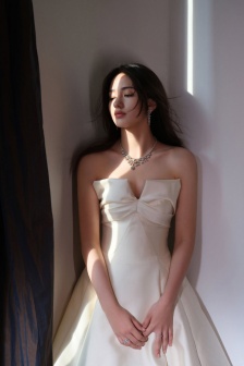 李宛妲白色抹胸迷人性感寫真