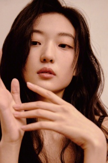 孫千《ELLE》時尚雜誌寫真圖片