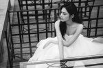 Zeng Keni's sexy photo pictures of white tube top dress