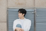 Gong Jun's refreshing and handsome photo in white shirt
