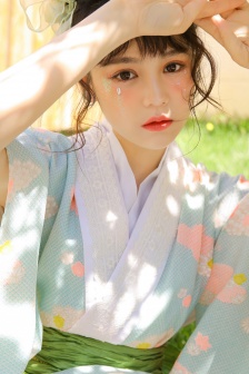 Blue printed kimono beauty photo mobile wallpaper