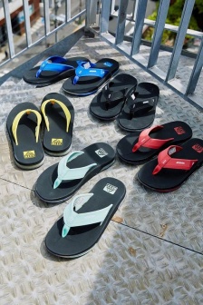 atmos co-branded REEF launches bottle opener slippers details