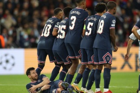 梅西人墙极清电脑壁纸