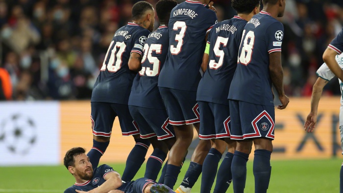 梅西人墙极清电脑壁纸