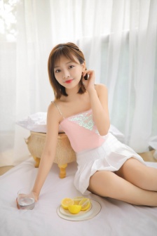 清纯系美女吊带超短裙诱惑写真