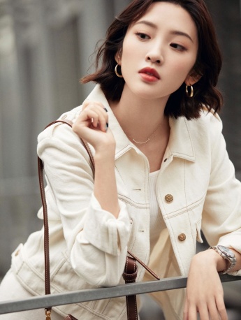 Tang Yixin's charming and sexy photo pictures