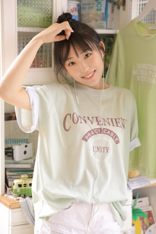 暖心萌妹纸甜美性感写真