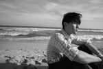 Deng Lun's black and white textured photo of seaside atmosphere