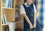 可爱学生妹美女图书馆甜美写真