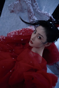 Zhang Tianai fashion sexy magazine photo