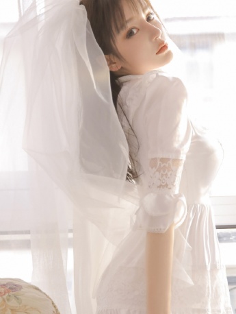 婚紗美女性感撩人美腿誘惑寫真