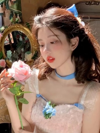 招桃花的女生頭像