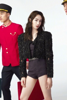 Song Qian's cool-color glamor and sexy magazine photo