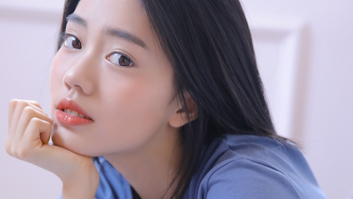 青春甜美女生写真桌面壁纸