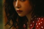 Kan Qingzi polka dot shirt retro style sexy pictures and photos