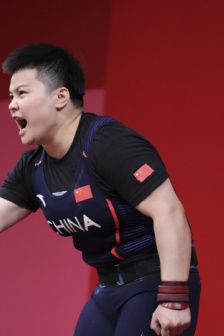 Wang Zhouyu wins gold in women's 87kg weightlifting class