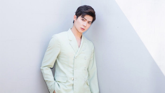 张铭恩帅气写真图片桌面壁纸