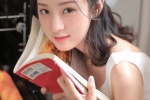 氧气美女居家吊带短裤性感写真