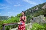 Song Yi's sexy island blockbuster in floral red dress