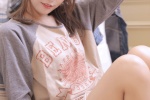 香肩吊帶美女嫵媚妖嬈寫真