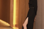 Yao Chen modern sexy photo in black dress