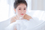 泡泡浴美女白皙肌膚性感迷人寫真