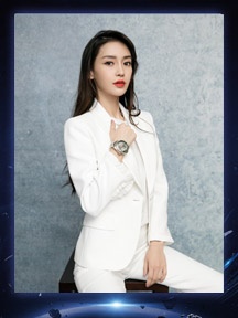 白色西装时尚写真