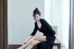 Yang Mi's seductive sexy photo in black gauze starlight skirt